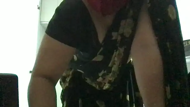 Snapshot of Riyasingh9 chatting on April 2026 04:06:02 AM Riyasingh9 online show from April 2026 04:06:02 AM