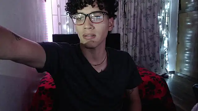 Snapshot of austinsantana chatting on January 2025 05:54:01 AM austinsantana online show from January 2025 05:54:01 AM