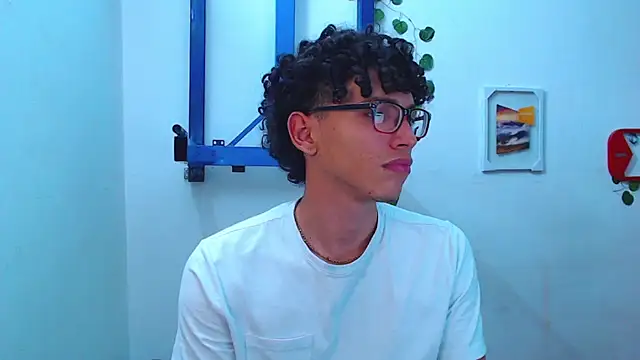 Snapshot of austinsantana chatting on January 2025 05:45:02 AM austinsantana online show from January 2025 05:45:02 AM