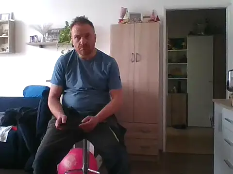 Snapshot of 82liska chatting on April 2026 11:42:02 AM 82liska online show from April 2026 11:42:02 AM