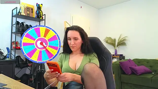 Snapshot of EvaKeks chatting on April 2026 06:01:02 PM EvaKeks online show from April 2026 06:01:02 PM