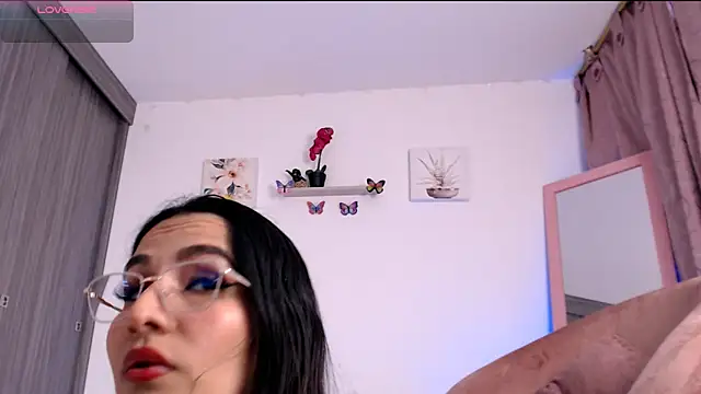 Annaross2 online show from February 2025 01:36:01 PM