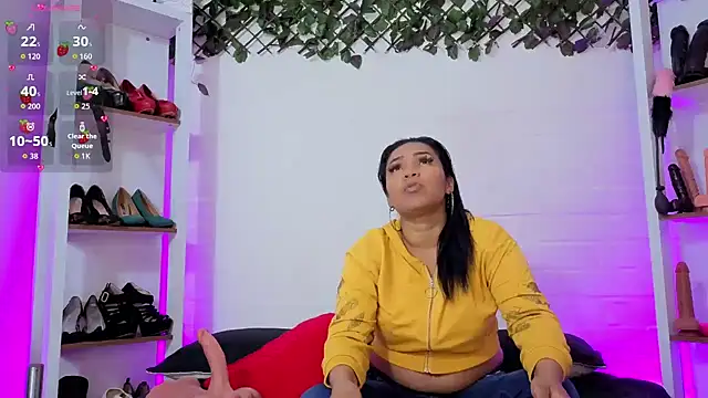 louise nails online show from April 2026 01:15:02 PM