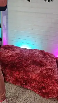 louise nails online show from April 2026 12:00:02 PM