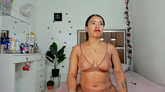 Snapshot of kendall-ewers chatting on March 2026 11:32:01 PM kendall-ewers online show from March 2026 11:32:01 PM