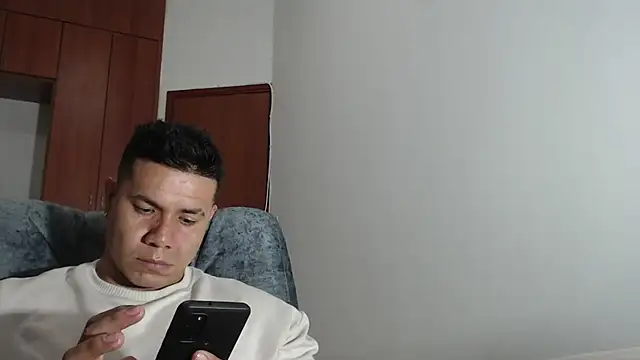 alessandromancini92 online show from November 2025 01:49:02 AM