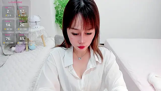 Snapshot of Vivian-6 chatting on March 2025 10:57:01 AM Vivian-6 online show from March 2025 10:57:01 AM