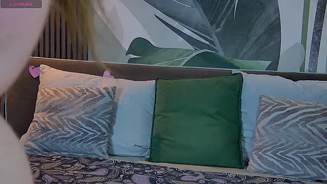 Snapshot of RubyValen chatting on March 2025 01:03:02 AM RubyValen online show from March 2025 01:03:02 AM