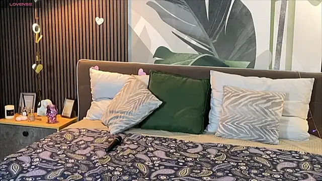 Snapshot of RubyValen chatting on March 2025 01:05:02 AM RubyValen online show from March 2025 01:05:02 AM