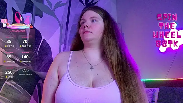 Snapshot of RubyValen chatting on September 2025 01:09:02 AM RubyValen online show from September 2025 01:09:02 AM