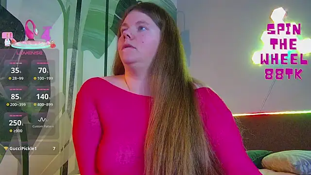 Snapshot of RubyValen chatting on December 2025 04:39:01 AM RubyValen online show from December 2025 04:39:01 AM