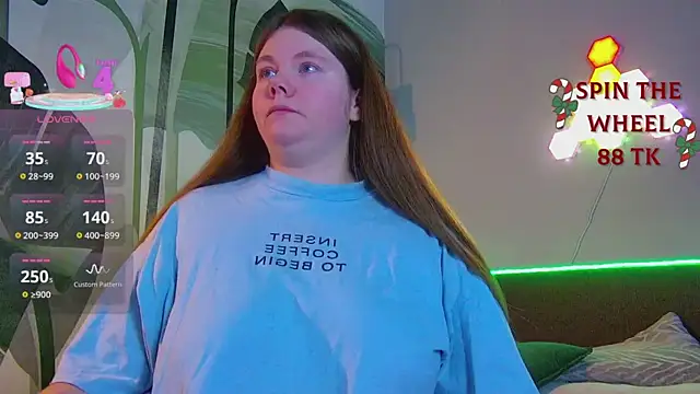 Snapshot of RubyValen chatting on December 2025 01:44:01 AM RubyValen online show from December 2025 01:44:01 AM