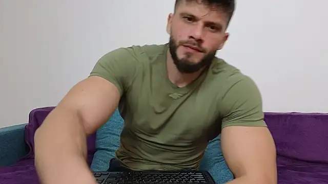 Snapshot of TheTopAlex chatting on December 2024 06:46:02 PM TheTopAlex online show from December 2024 06:46:02 PM