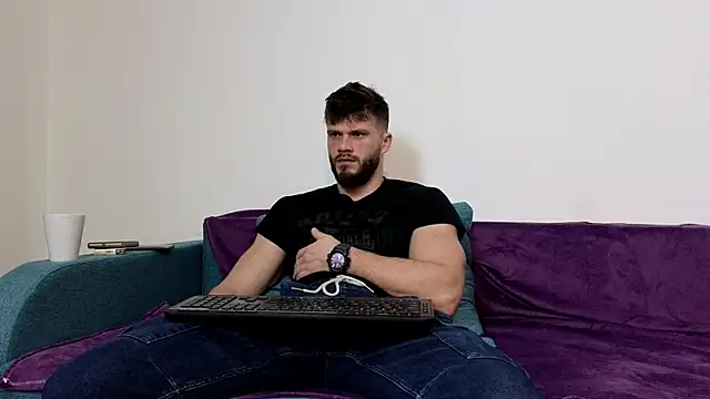 Snapshot of TheTopAlex chatting on December 2024 03:45:02 AM TheTopAlex online show from December 2024 03:45:02 AM