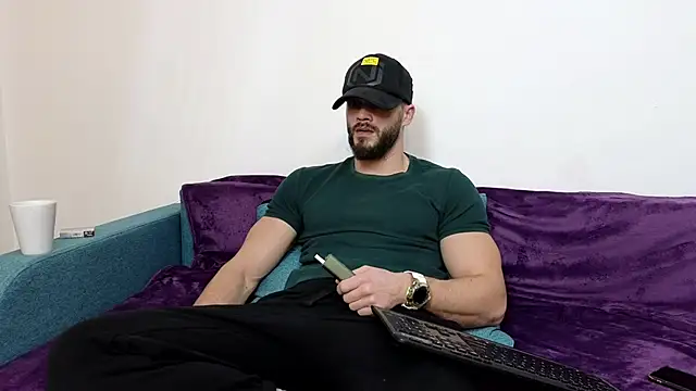 Snapshot of TheTopAlex chatting on December 2024 08:01:01 AM TheTopAlex online show from December 2024 08:01:01 AM