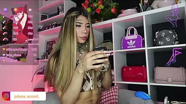 Snapshot of caroline_cossei chatting on February 2025 09:09:01 AM caroline cossei online show from February 2025 09:09:01 AM