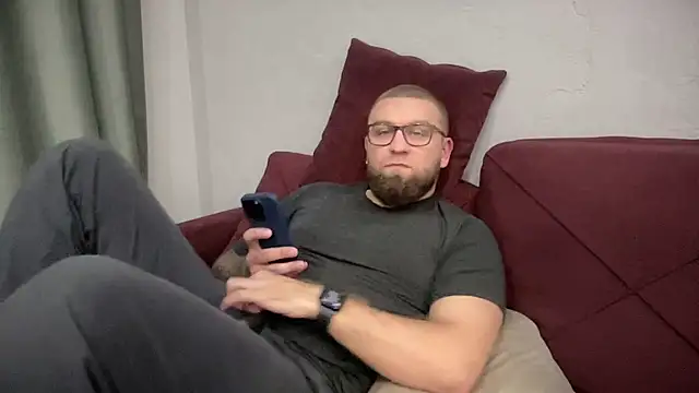 Bear bear  online show from February 2025 08:34:01 PM