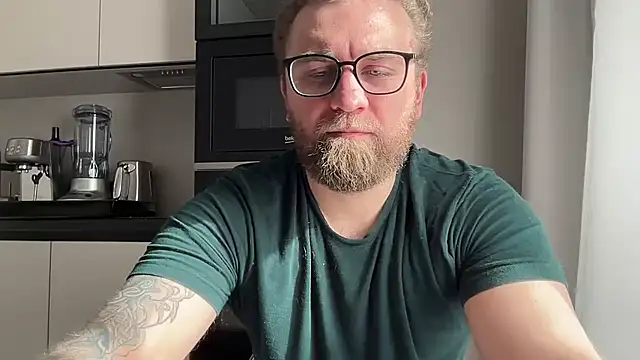 Snapshot of Bear_bear_ chatting on April 2026 07:53:02 AM Bear bear online show from April 2026 07:53:02 AM