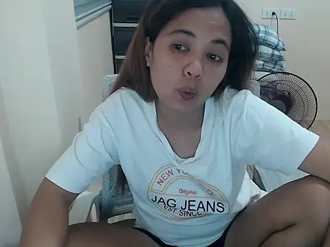 Snapshot of xTheLastVIRGINx chatting on April 2026 01:38:01 PM xTheLastVIRGINx online show from April 2026 01:38:01 PM