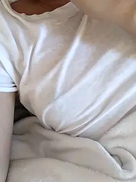 Snapshot of xTheLastVIRGINx chatting on April 2026 12:06:01 AM xTheLastVIRGINx online show from April 2026 12:06:01 AM