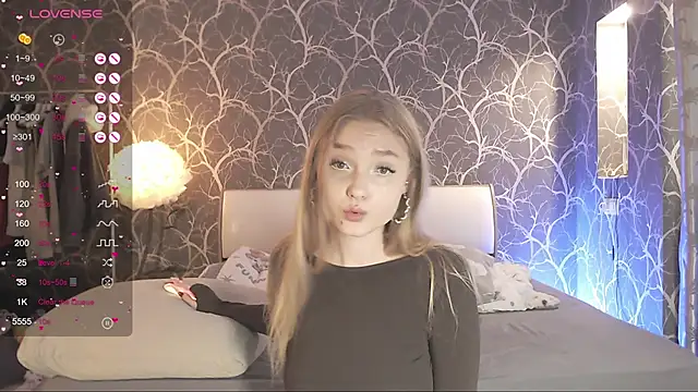 MiaMiaMeow online show from October 2025 11:55:02 AM