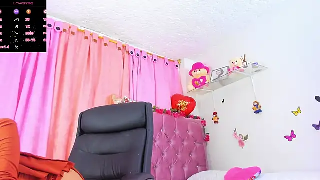 Snapshot of azahara_nagi chatting on April 2026 08:06:01 AM azahara nagi online show from April 2026 08:06:01 AM