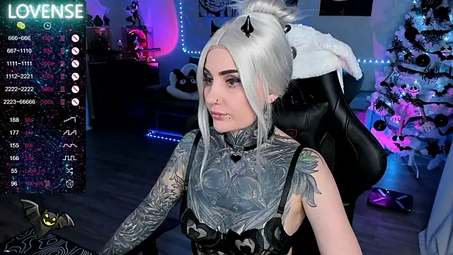 Snapshot of RachelQueen_ chatting on January 2025 05:20:01 PM RachelQueen online show from January 2025 05:20:01 PM