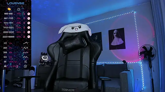 Snapshot of RachelQueen_ chatting on November 2025 10:36:01 AM RachelQueen online show from November 2025 10:36:01 AM