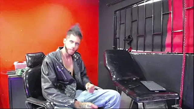 Snapshot of Master_rudeboy chatting on December 2024 09:35:01 PM Master rudeboy online show from December 2024 09:35:01 PM