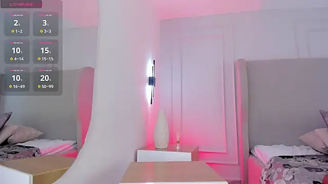 Snapshot of my_friends_mom chatting on January 2025 11:20:01 AM my friends mom online show from January 2025 11:20:01 AM