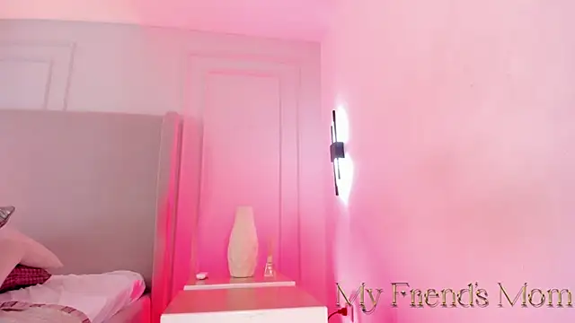 Snapshot of my_friends_mom chatting on March 2025 02:34:02 PM my friends mom online show from March 2025 02:34:02 PM