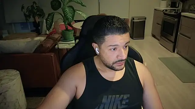 HungandThickLatin online show from September 2025 01:24:02 PM