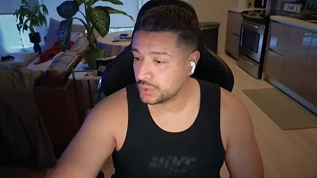 HungandThickLatin online show from September 2025 02:22:01 PM