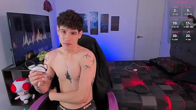 Snapshot of andybxby chatting on April 2026 04:52:02 PM andybxby online show from April 2026 04:52:02 PM