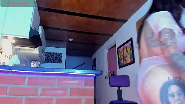 Snapshot of ink_demonxxx chatting on September 2025 03:21:01 AM ink demonxxx online show from September 2025 03:21:01 AM