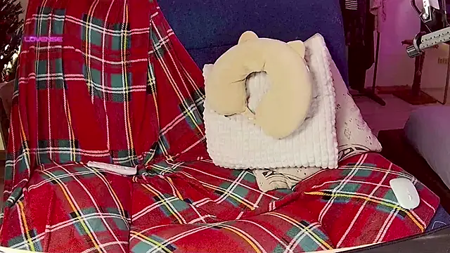 cutenessa online show from December 2024 11:00:01 PM