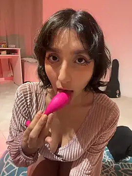 Snapshot of aurora_xoxo chatting on December 2024 04:43:02 AM aurora xoxo online show from December 2024 04:43:02 AM