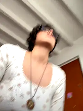 aurora xoxo online show from November 2025 04:29:02 PM