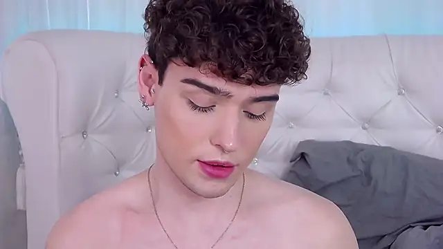 Snapshot of RobbyCharming chatting on November 2025 03:45:01 PM RobbyCharming online show from November 2025 03:45:01 PM