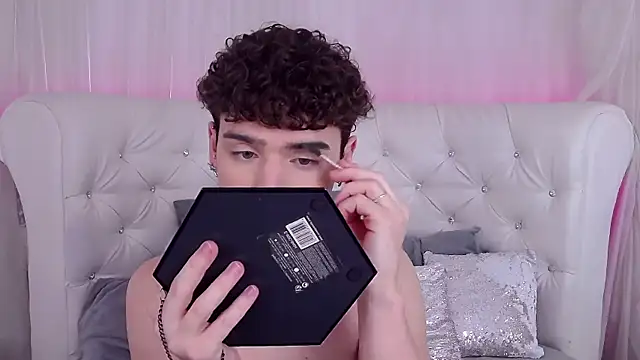 Snapshot of RobbyCharming chatting on November 2025 03:37:02 AM RobbyCharming online show from November 2025 03:37:02 AM