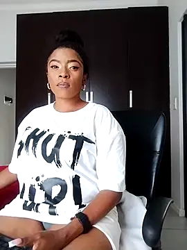 Snapshot of Lalakin90 chatting on March 2025 02:18:02 PM Lalakin90 online show from March 2025 02:18:02 PM