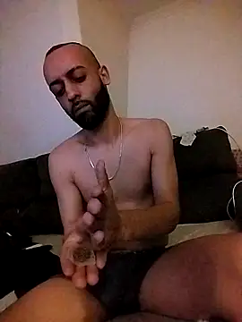 Snapshot of TuuMorenazo27 chatting on April 2026 01:19:01 AM TuuMorenazo27 online show from April 2026 01:19:01 AM