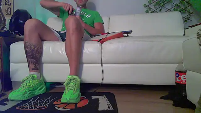 Snapshot of OSIRlS chatting on March 2026 01:26:01 PM OSIRlS online show from March 2026 01:26:01 PM