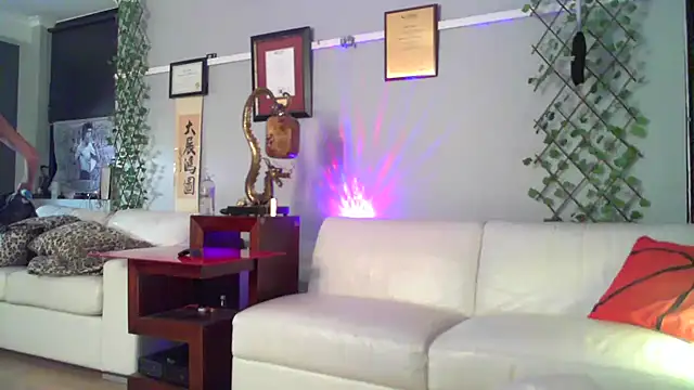 Snapshot of OSIRlS chatting on March 2026 04:51:01 PM OSIRlS online show from March 2026 04:51:01 PM