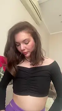 Snapshot of A_lic_E chatting on April 2026 01:52:02 PM A lic E online show from April 2026 01:52:02 PM