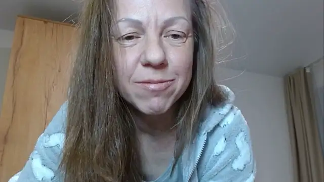 Snapshot of Popppka chatting on February 2025 07:33:02 PM Popppka online show from February 2025 07:33:02 PM