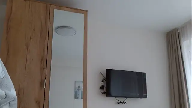 Snapshot of Popppka chatting on February 2025 11:06:02 AM Popppka online show from February 2025 11:06:02 AM