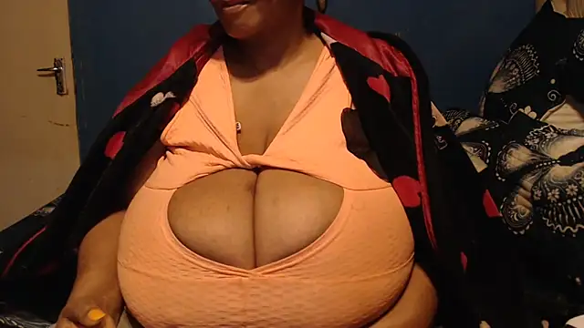 Snapshot of CUTEFIRMMELONSS chatting on September 2025 06:33:02 PM CUTEFIRMMELONSS online show from September 2025 06:33:02 PM