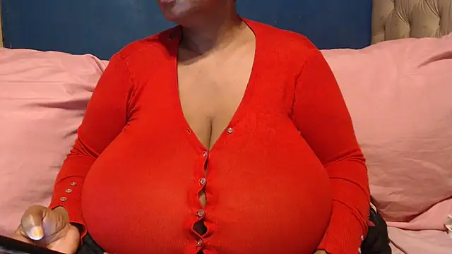 Snapshot of CUTEFIRMMELONSS chatting on October 2025 03:29:02 AM CUTEFIRMMELONSS online show from October 2025 03:29:02 AM