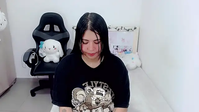 Snapshot of Youlittlepervertt_ chatting on December 2024 09:22:02 AM Youlittlepervertt online show from December 2024 09:22:02 AM